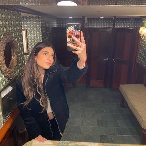 Meet your Posher, Celina